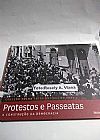 Capa do livro Folha Fotos Antigas Do Brasil. Protestos e Passeatas Vol. 13, Folha De São Paulo Folha De São Paulo